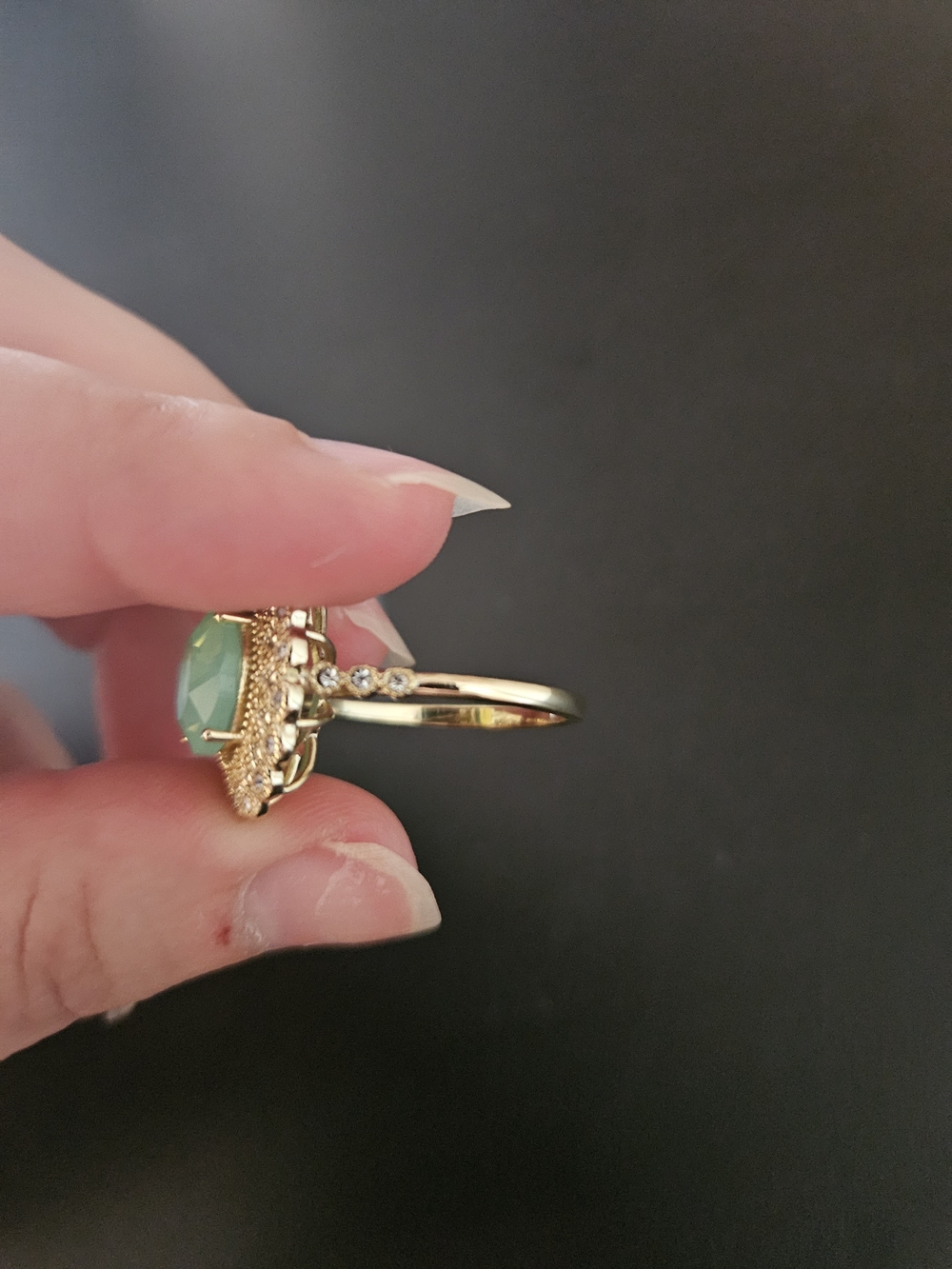 Source Unknown Gold-Tone Ring with Green Ova Faux Stone Size 8 - Picture 7 of 9